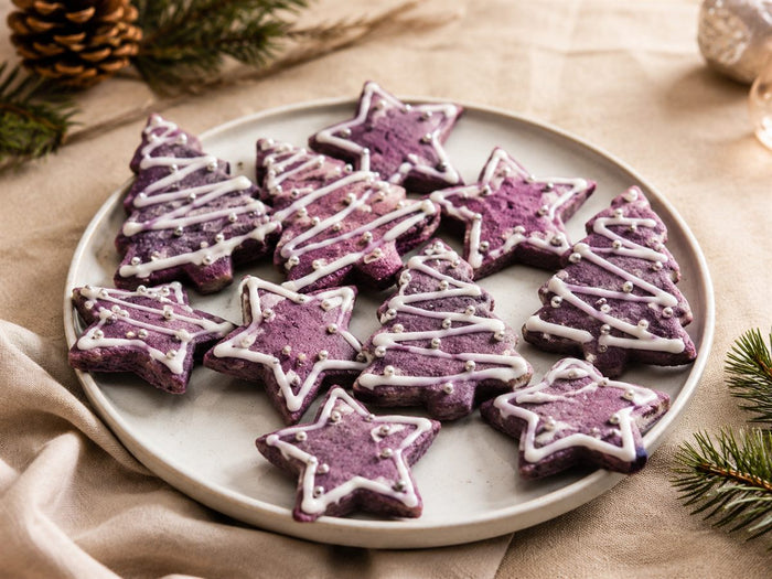 Biscuits de Noël à l'ube, sablés violets décorés
