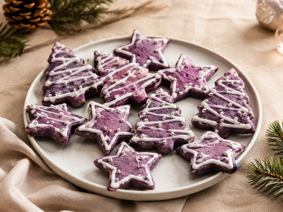 Biscuits de Noël à l'ube, sablés violets décorés