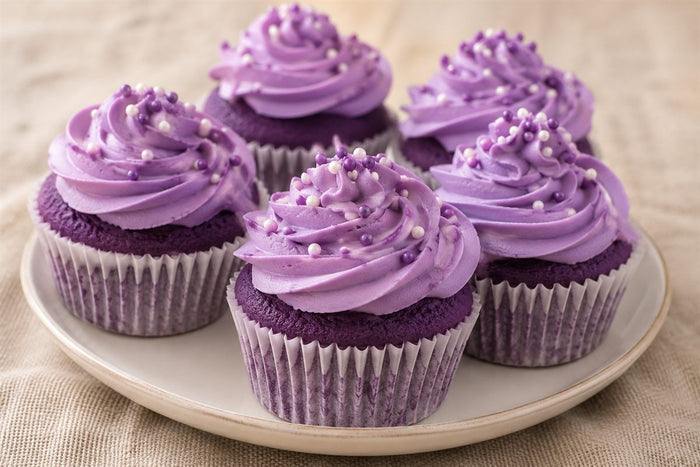 Cupcakes à l'ube violets, glaçage tourbillonné