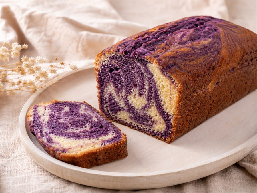 Marble cake à l'ube, marbrage violet et vanille