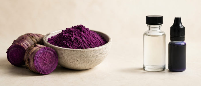 Ube naturel (poudre violette, tubercule) face à un arôme artificiel et un colorant de synthèse