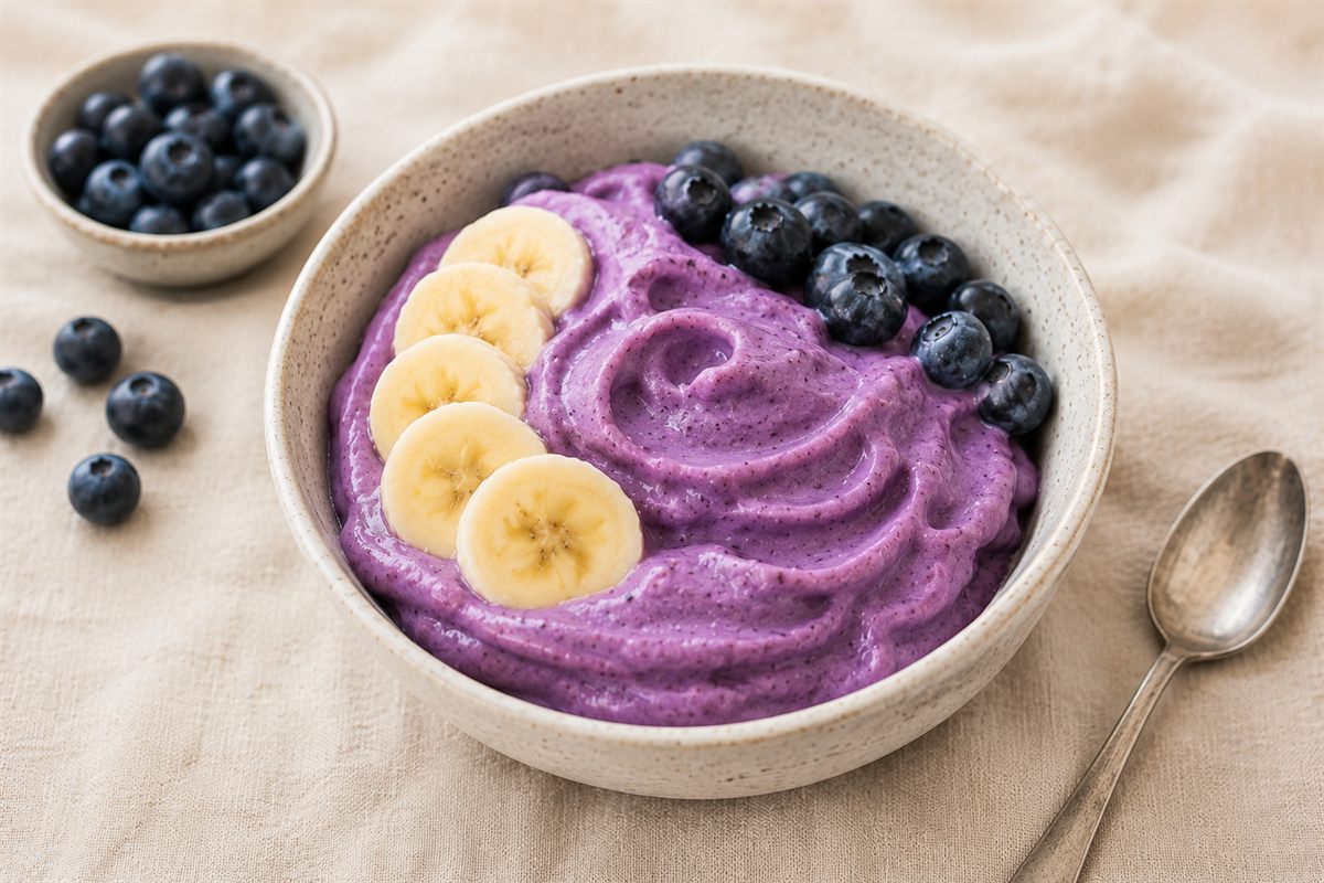 Nice cream à l'ube violette, banane et myrtilles