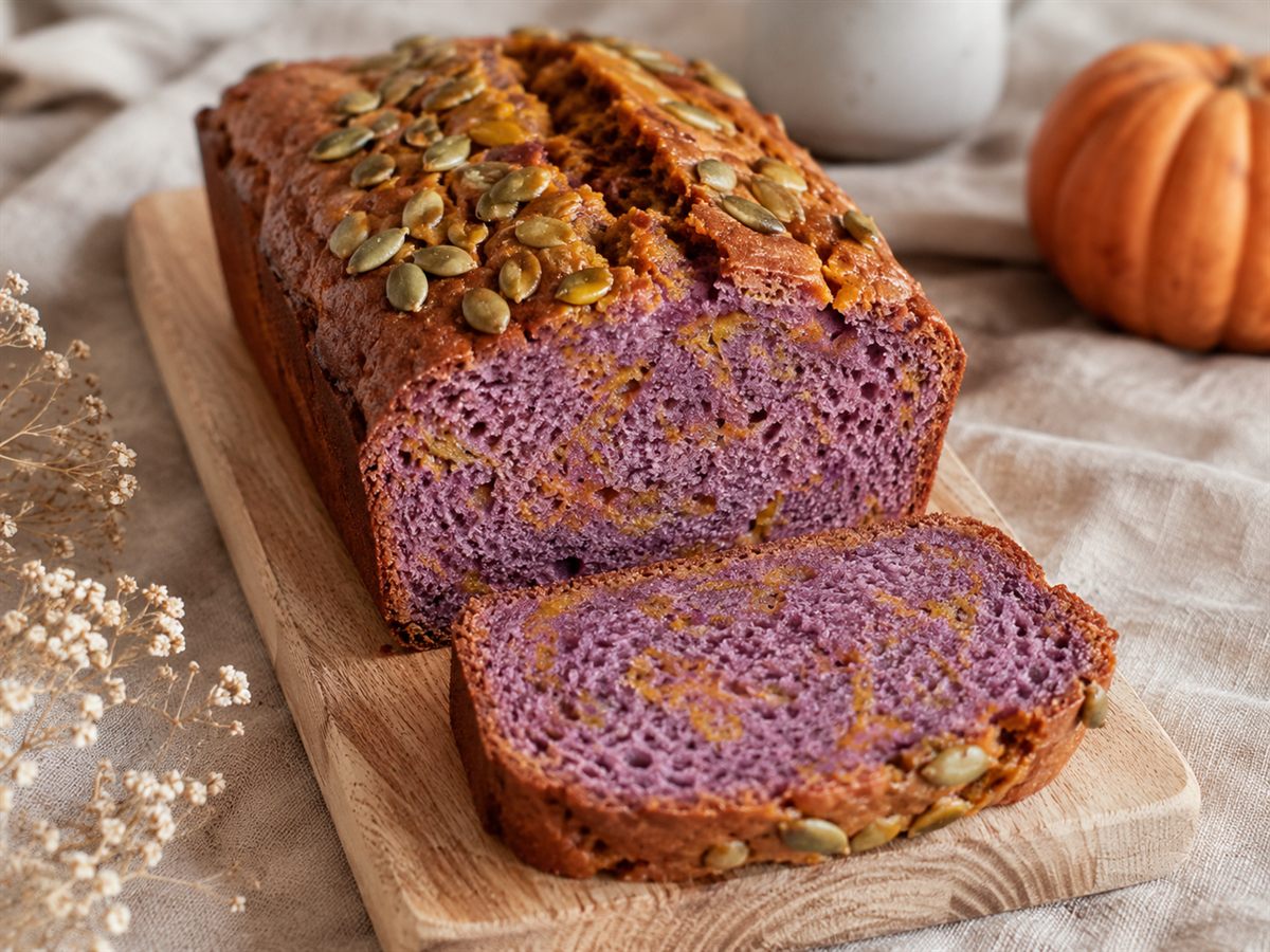 Pumpkin ube bread, mie violette et orange, graines de courge